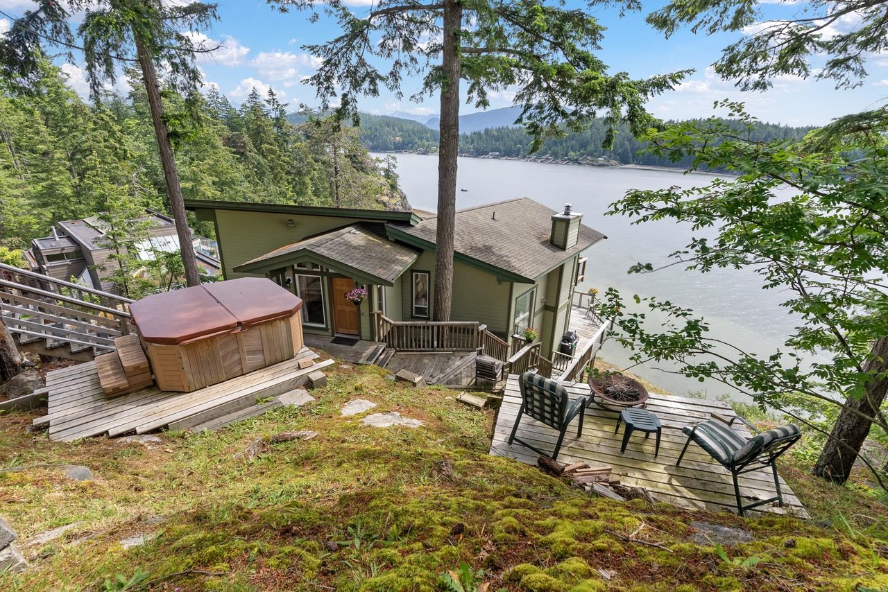 280 Arbutus Reach Rd