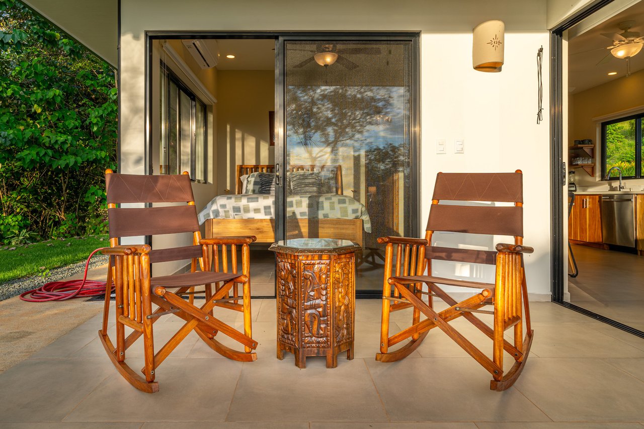 Contemporary Home and Guest House, Ojochal, Puntarenas