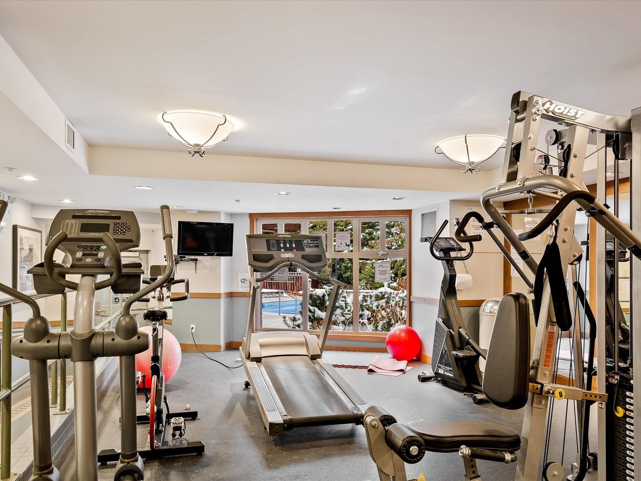 325-4660 Blackcomb Wy