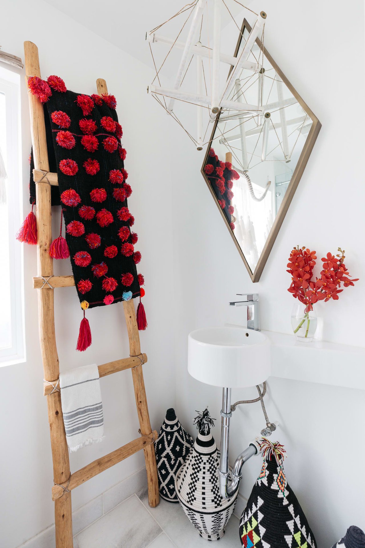 Stunning Modern View Home perched at the top of Glassell Park