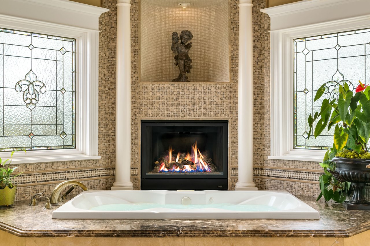 Clyde Hill Villa 
