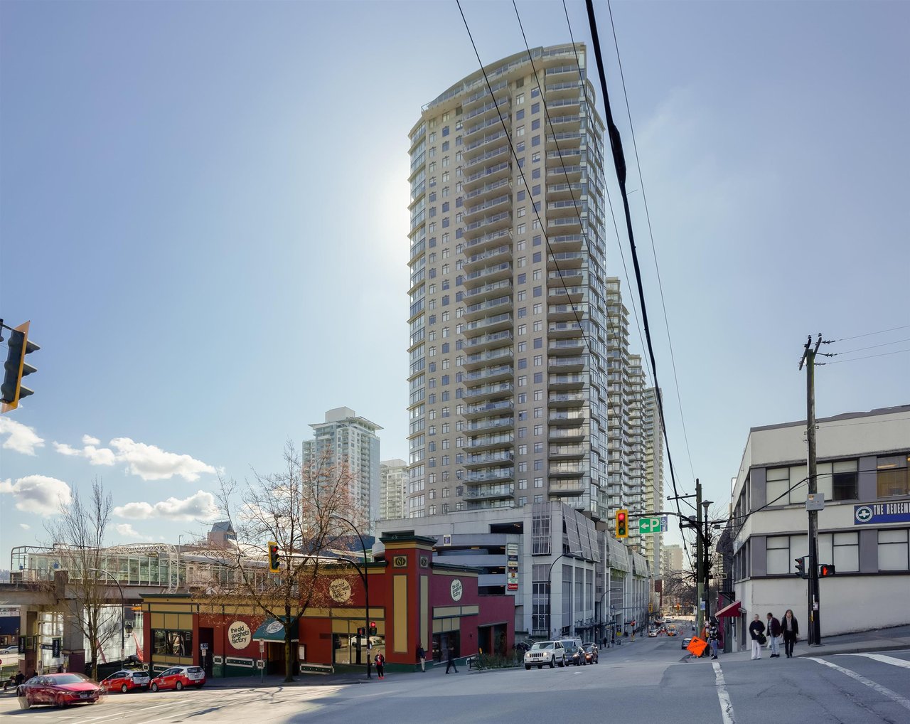 3505-888 Carnarvon St