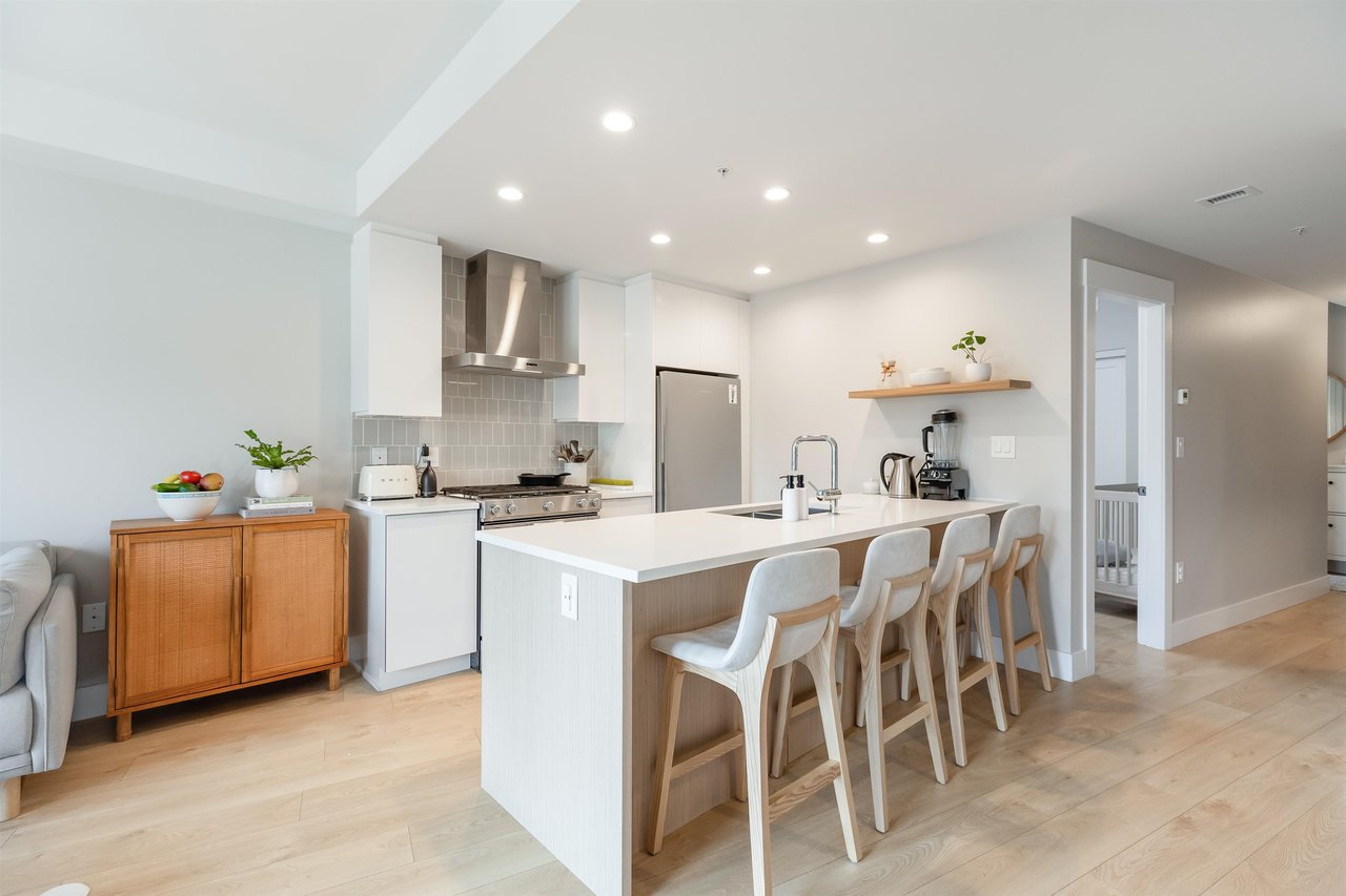 204-1496 Charlotte Rd