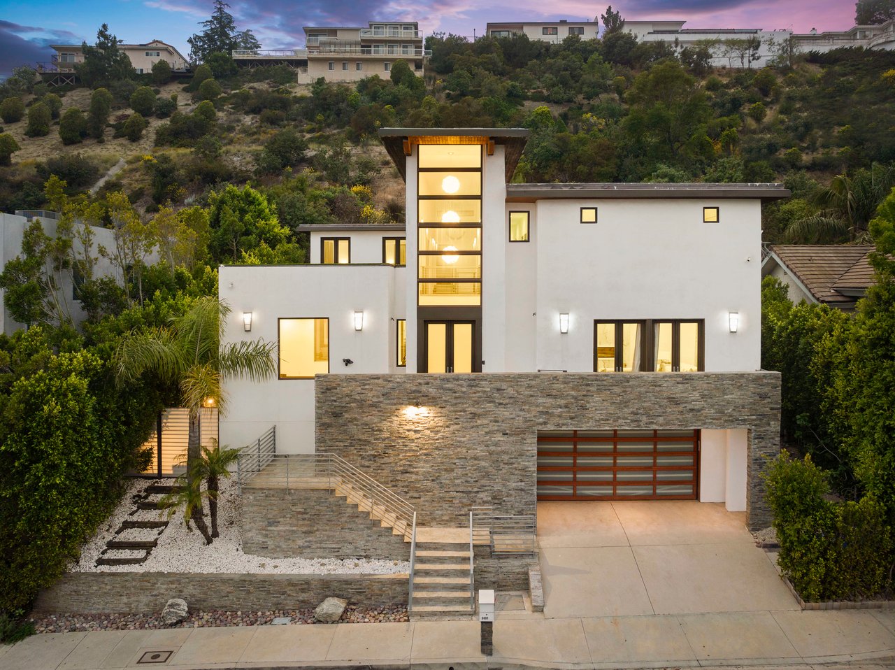 2437 Apollo Dr, Hollywood Hills