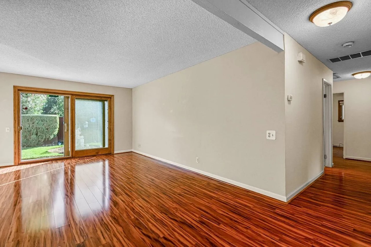 4618 Del Valle Pkwy