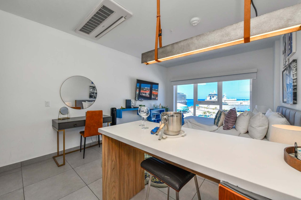 Harbour House 602 S