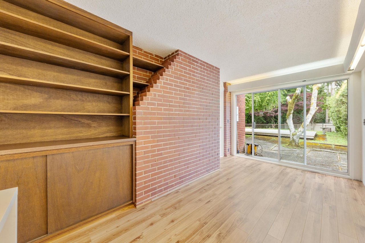2050 Westdean Cres Cres