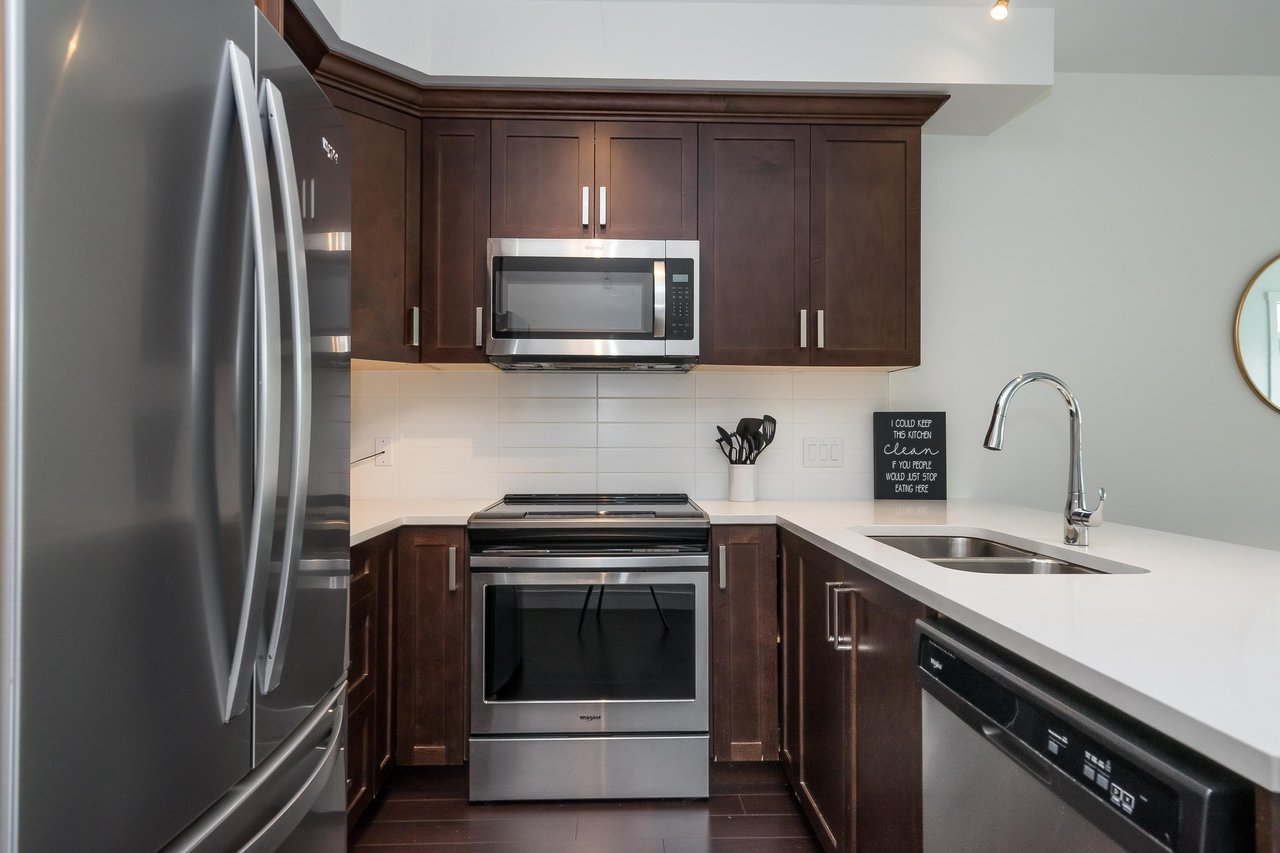 109-2436 Kelly Ave