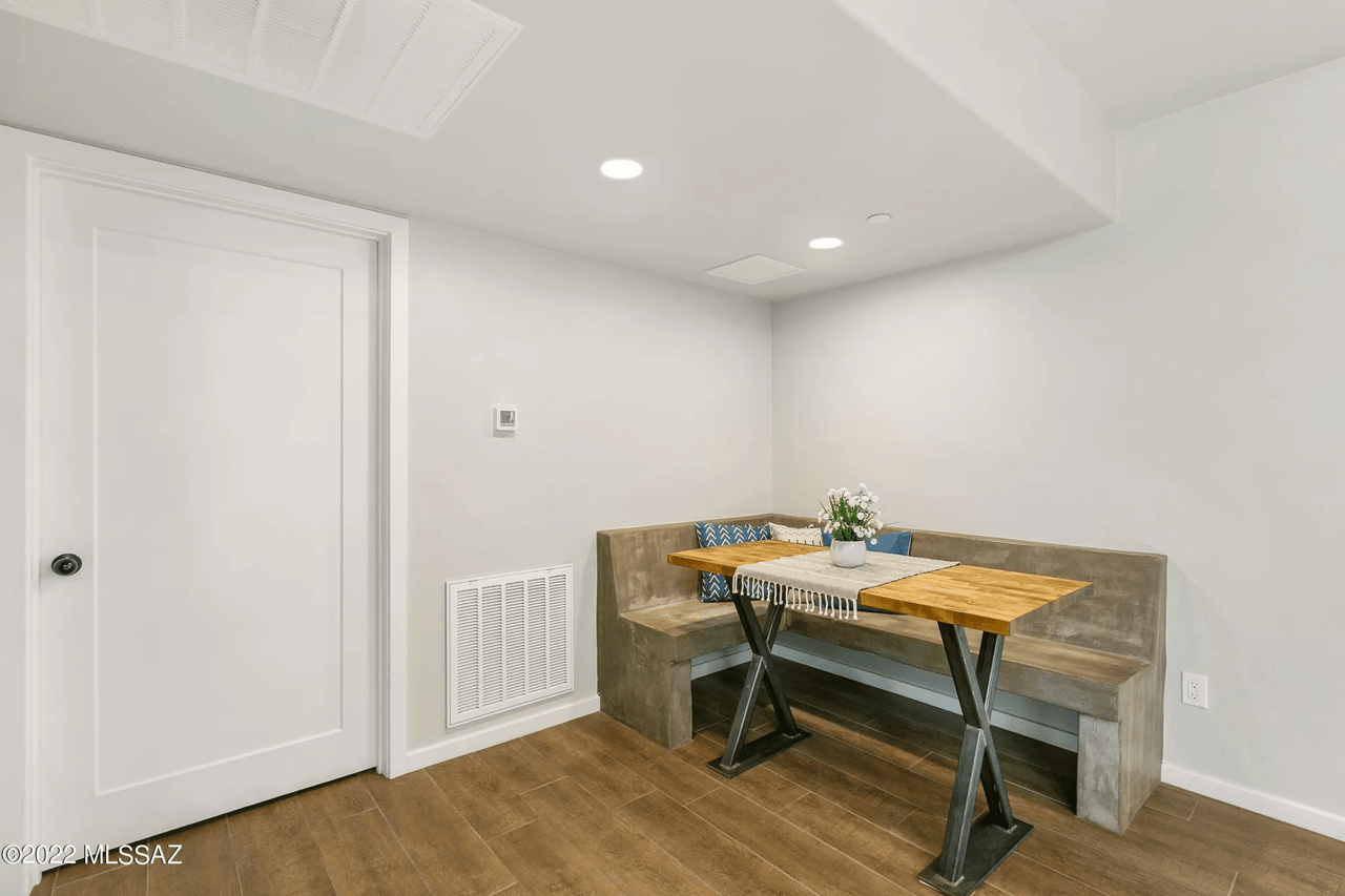 2236 W Owl Head Pl