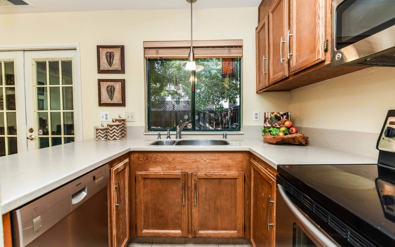 Super Cute Townhome - Walnut Creek!