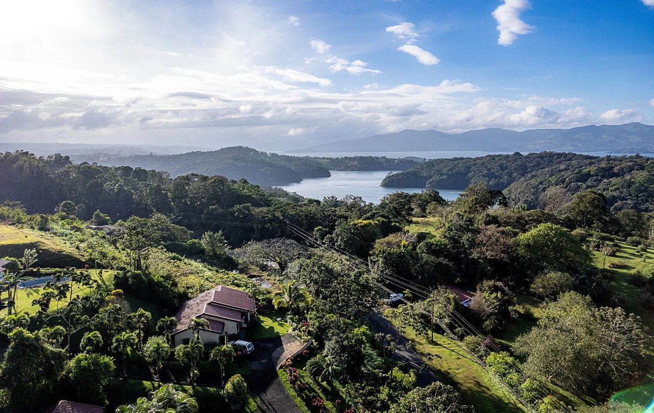 Lake View Family Home, Lake Arenal, Alajuela