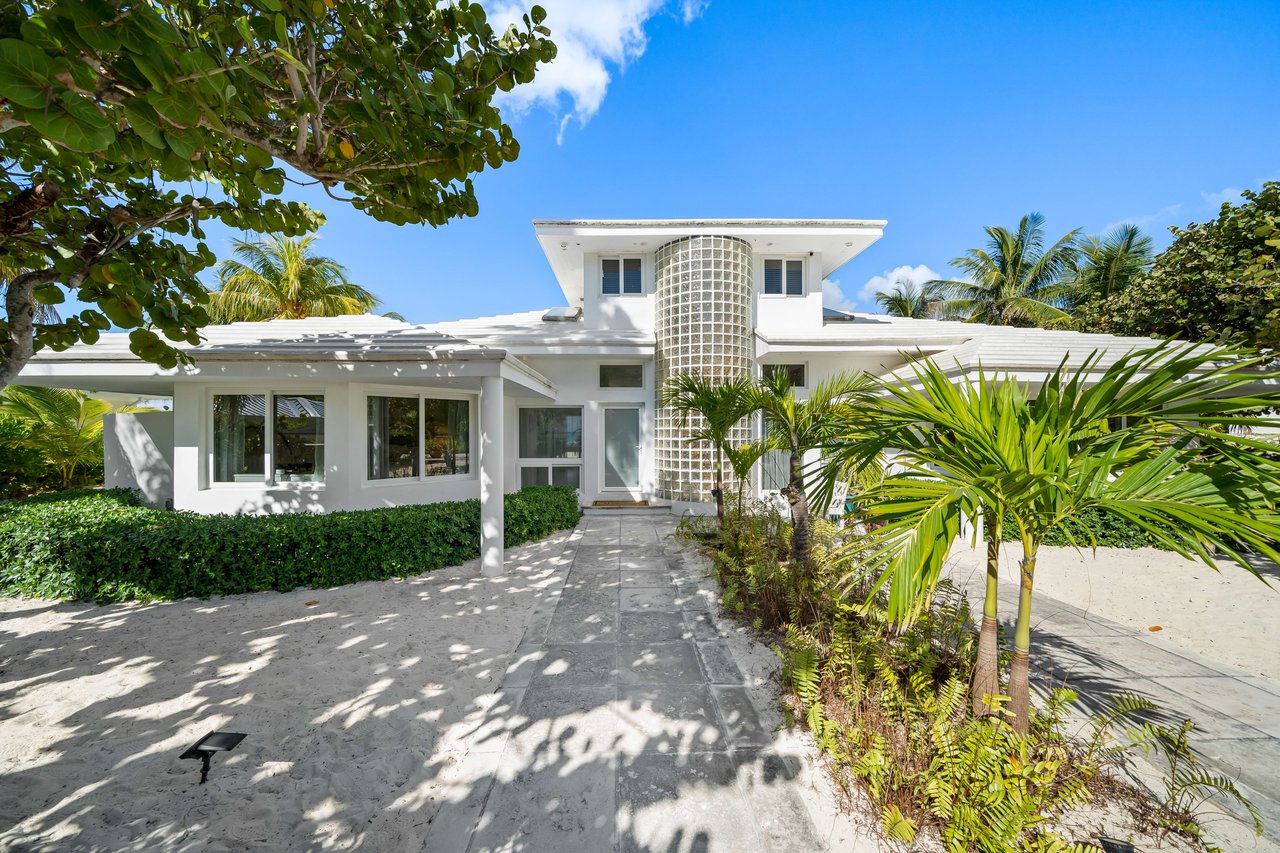 Beachfront Bliss Near Old Fort Bay