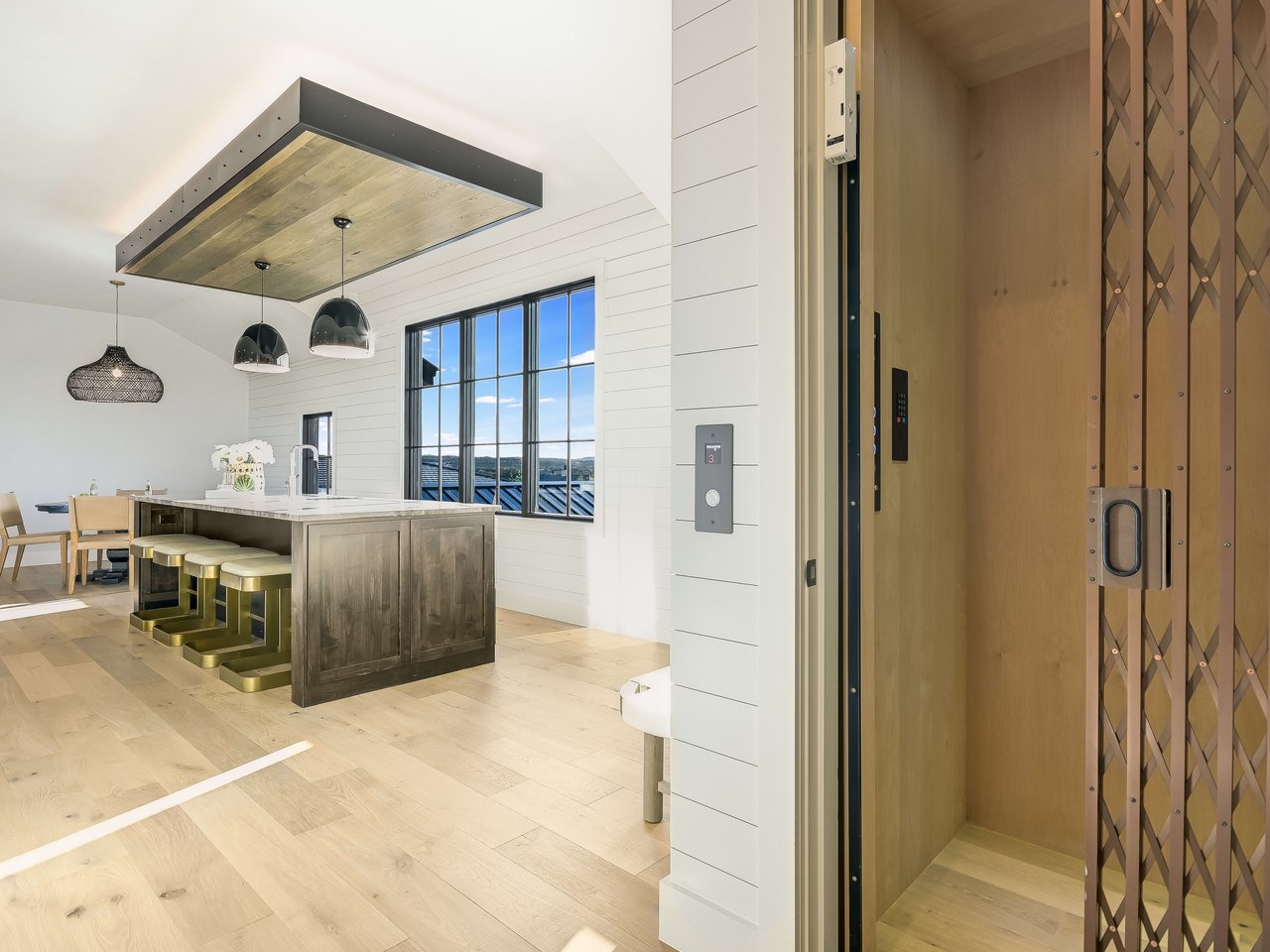 Alluring Amarra Masterpiece