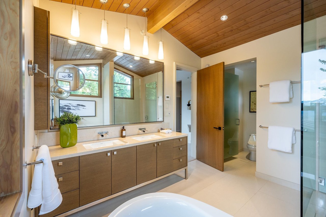 2963 High Point Drive, Whistler