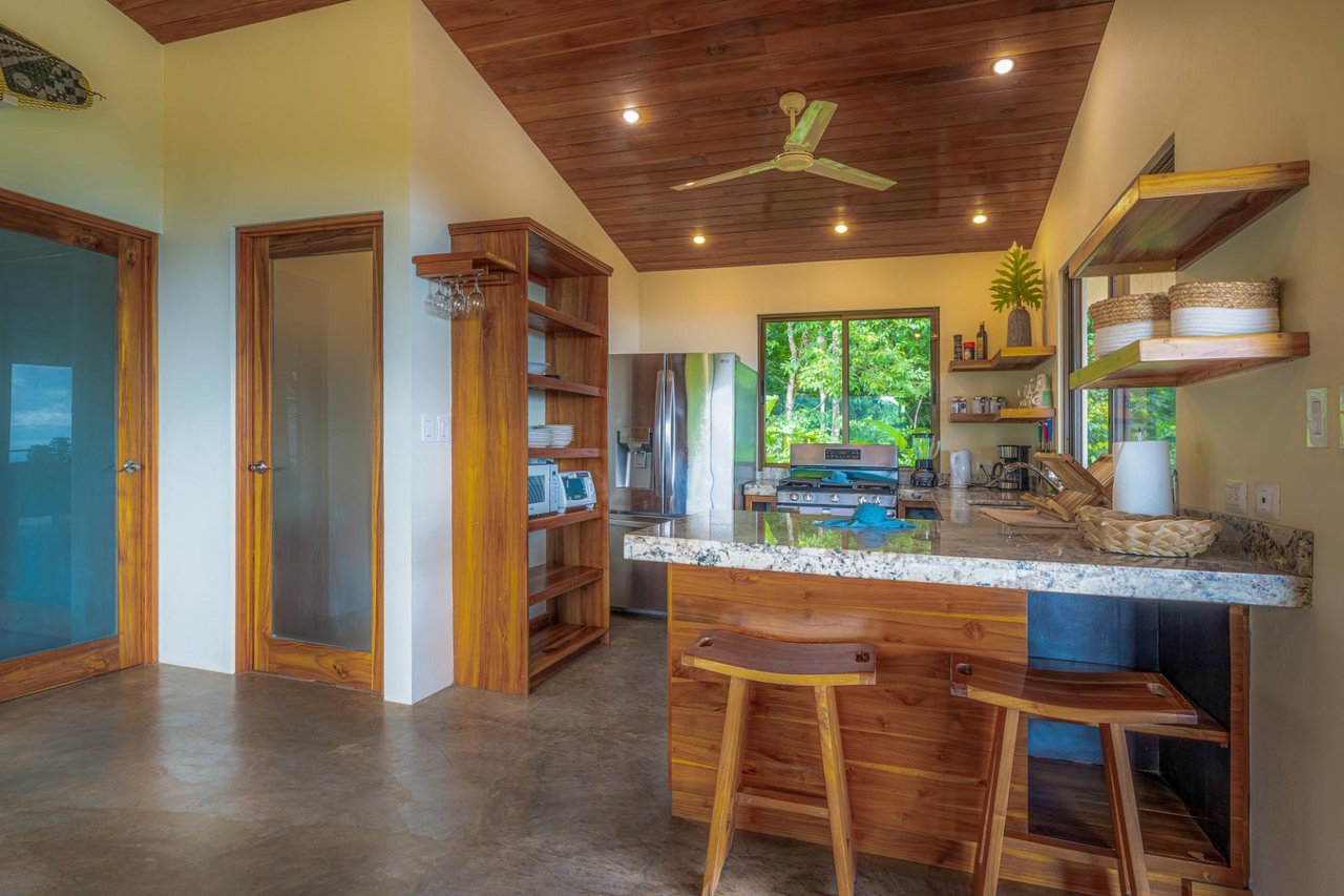 Private Sunset View Compound, Dominical, Puntarenas