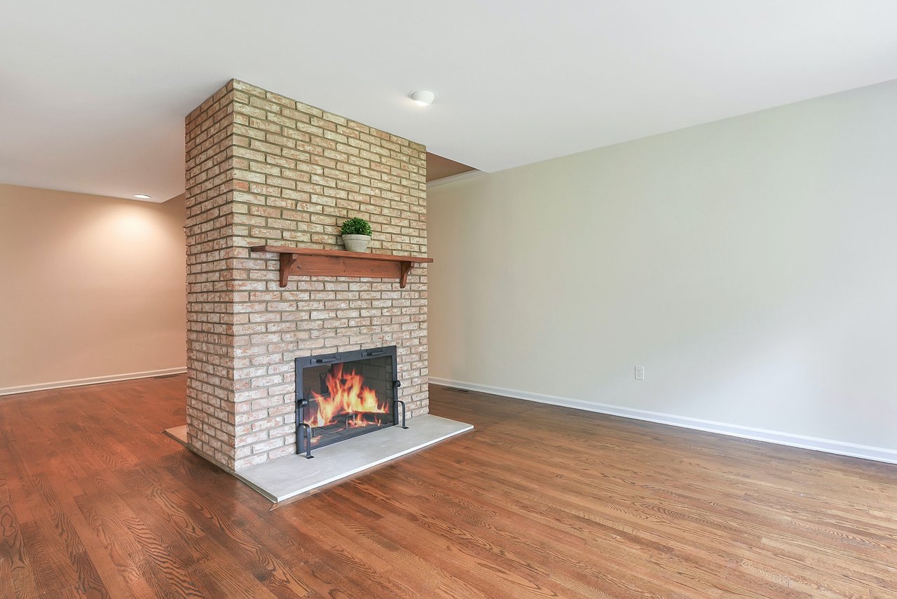 21 Whitman Lane