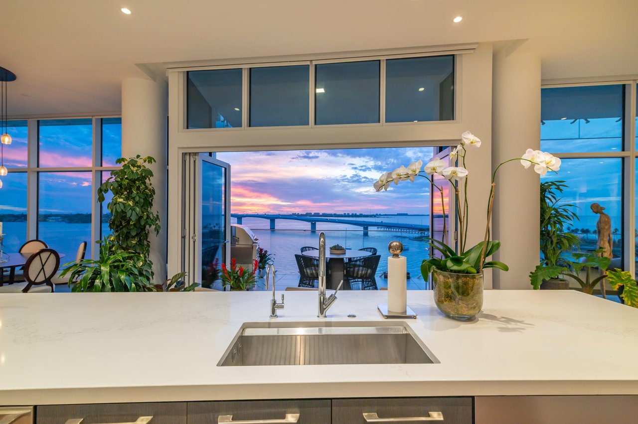 280 Golden Gate Point PH 2
