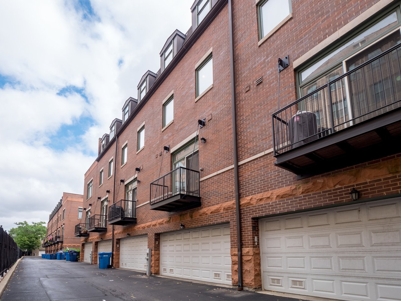 1351 W Altgeld Street # 3F