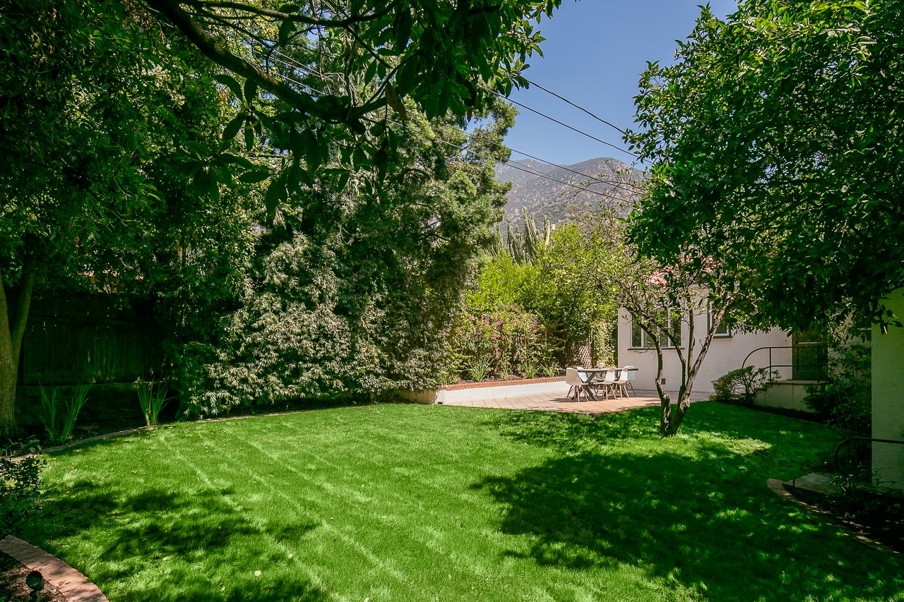 Spanish Colonial Revival with glorious mountain views in Altadena