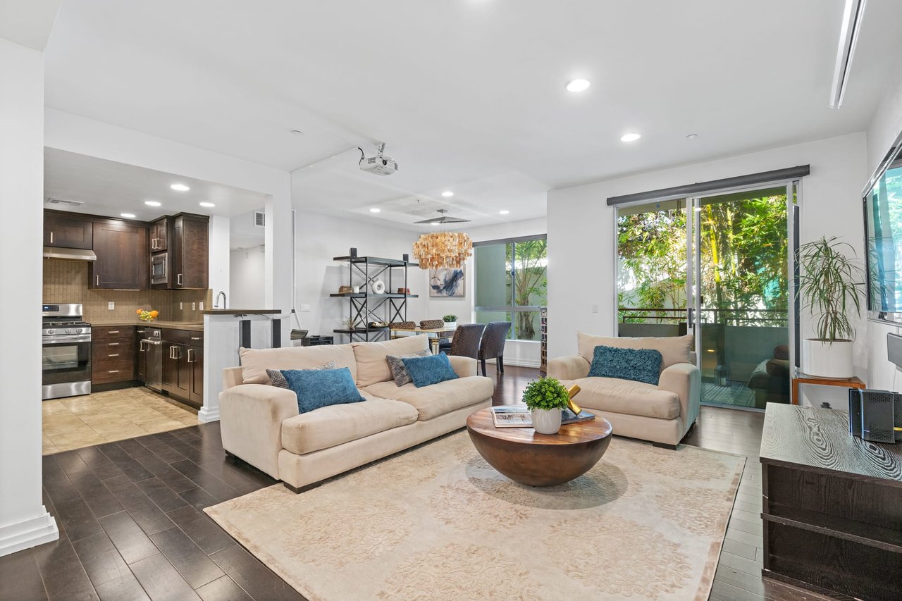 2010 S Beverly Glen Blvd, Unit 302 