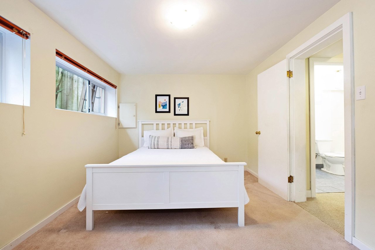 22 Glenmore Dr