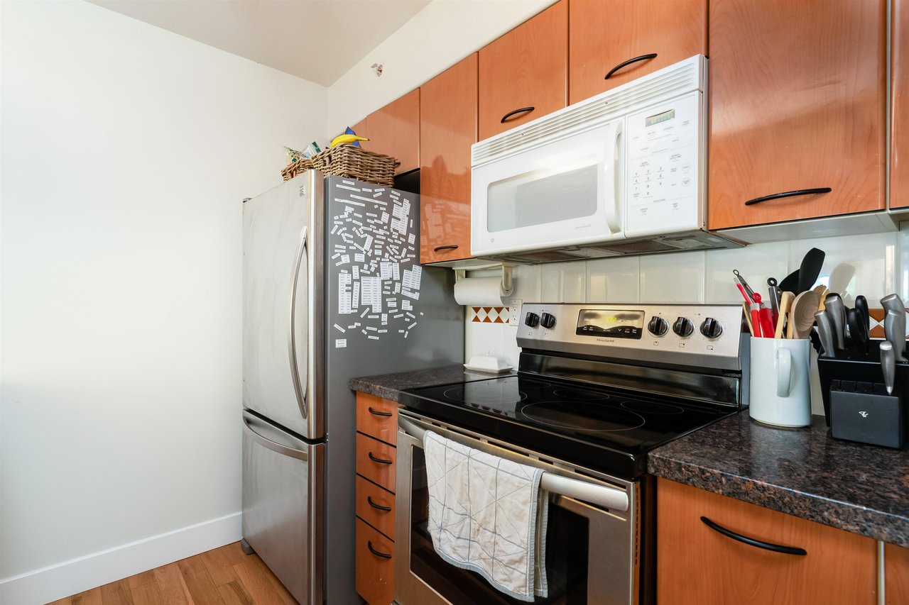 301-1818 W 6th Ave