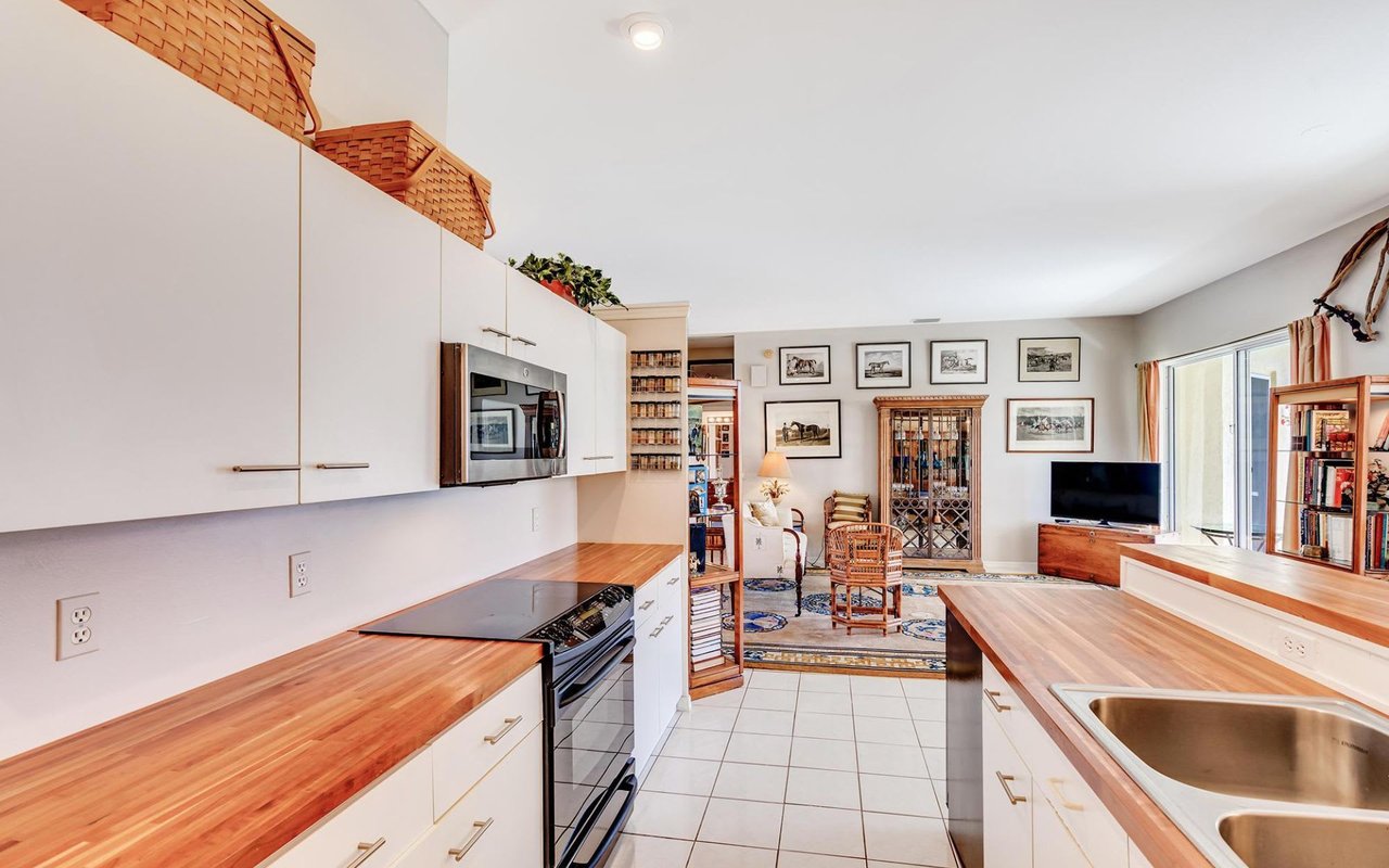 1216 Lake Breeze Dr