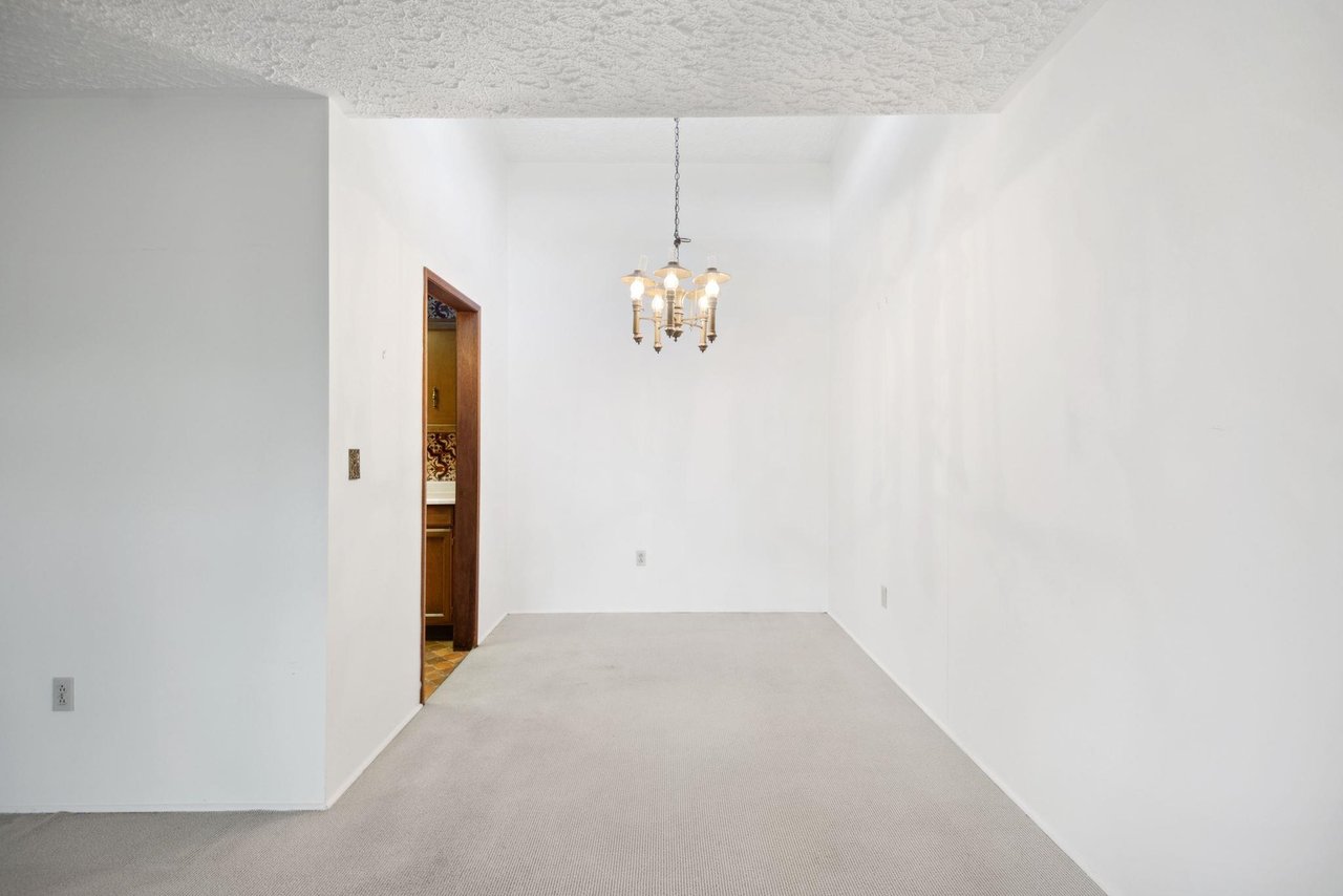 303-1266 W 13th Ave