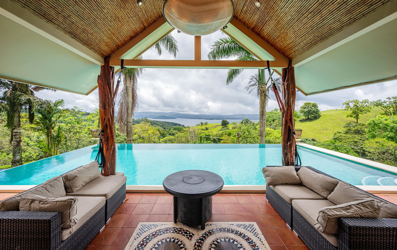 Luxury Lakefront Villa, Lake Arenal, Alajuela