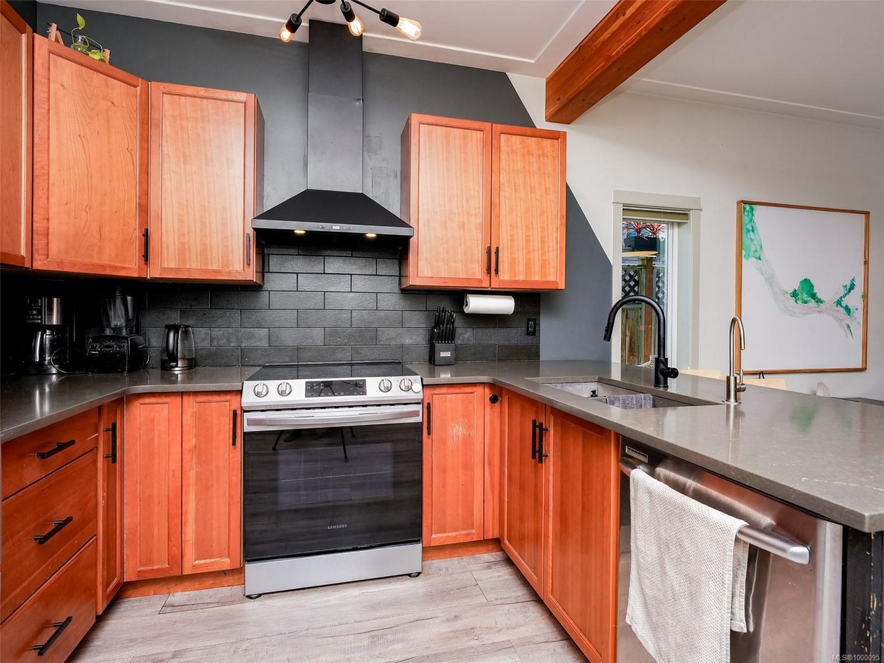 282 Burnside Rd, Victoria
