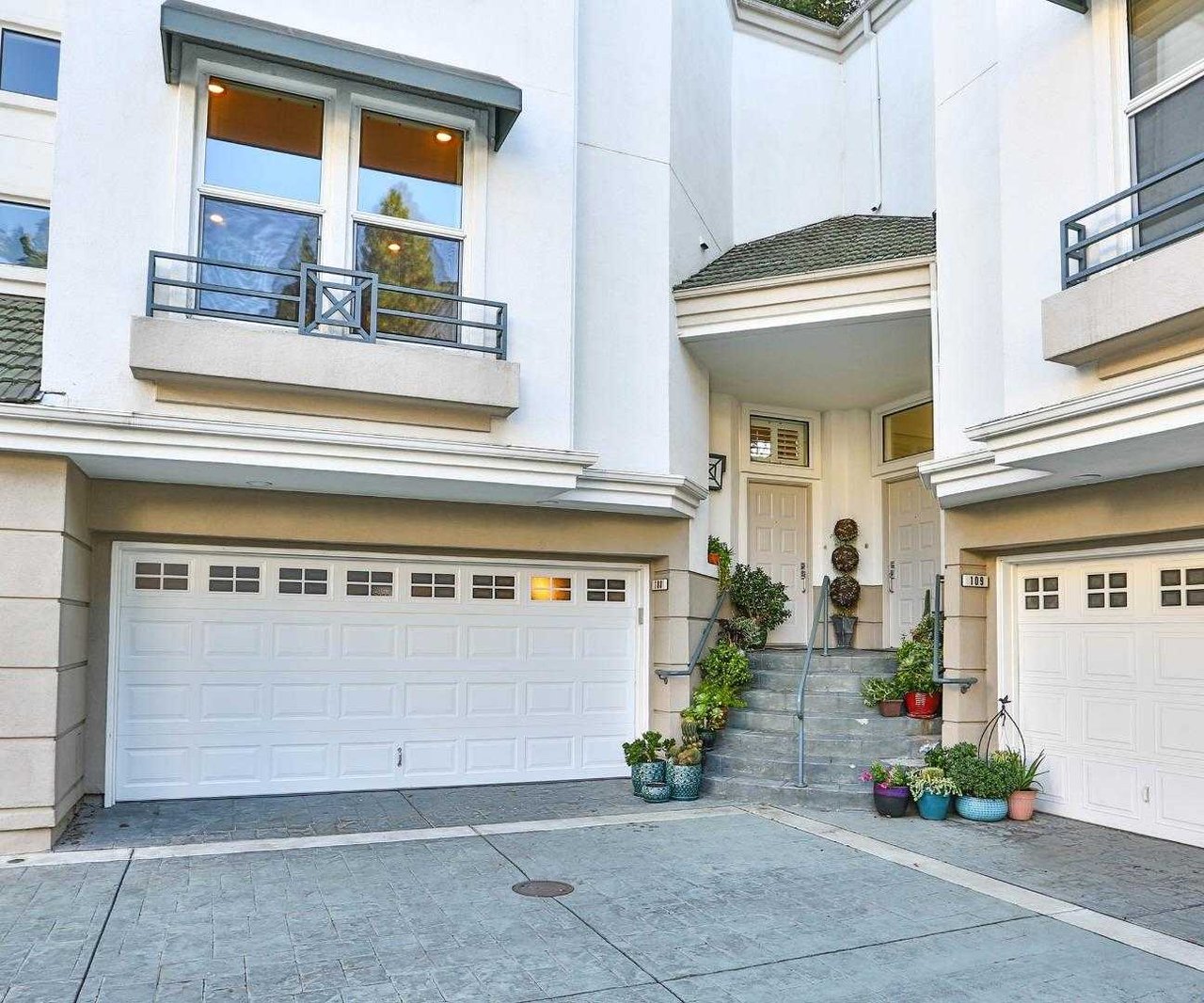 440 Navaro Pl, #108