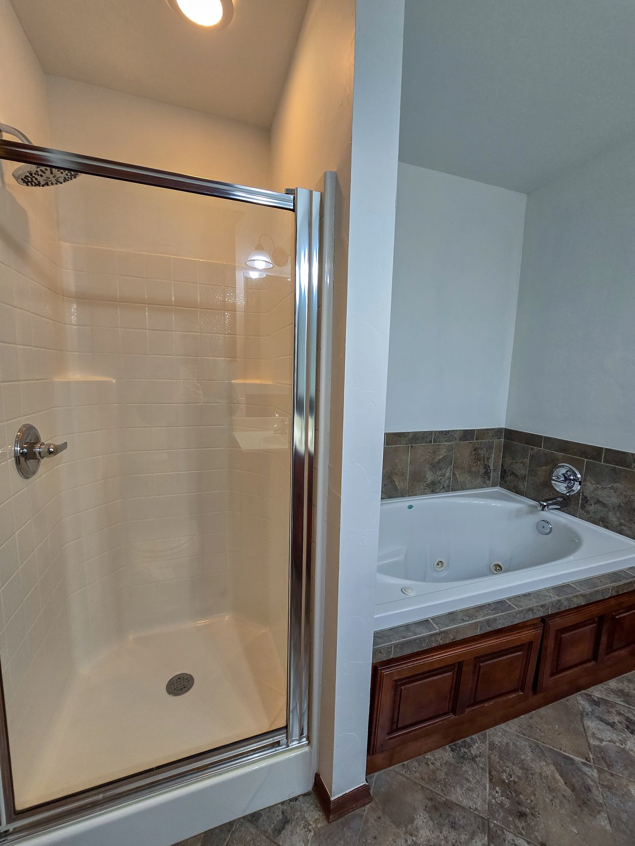 1211 Orchard Dr