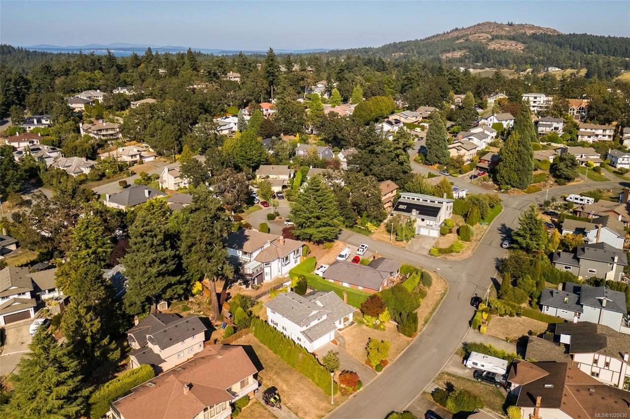 4243 Panorama Dr