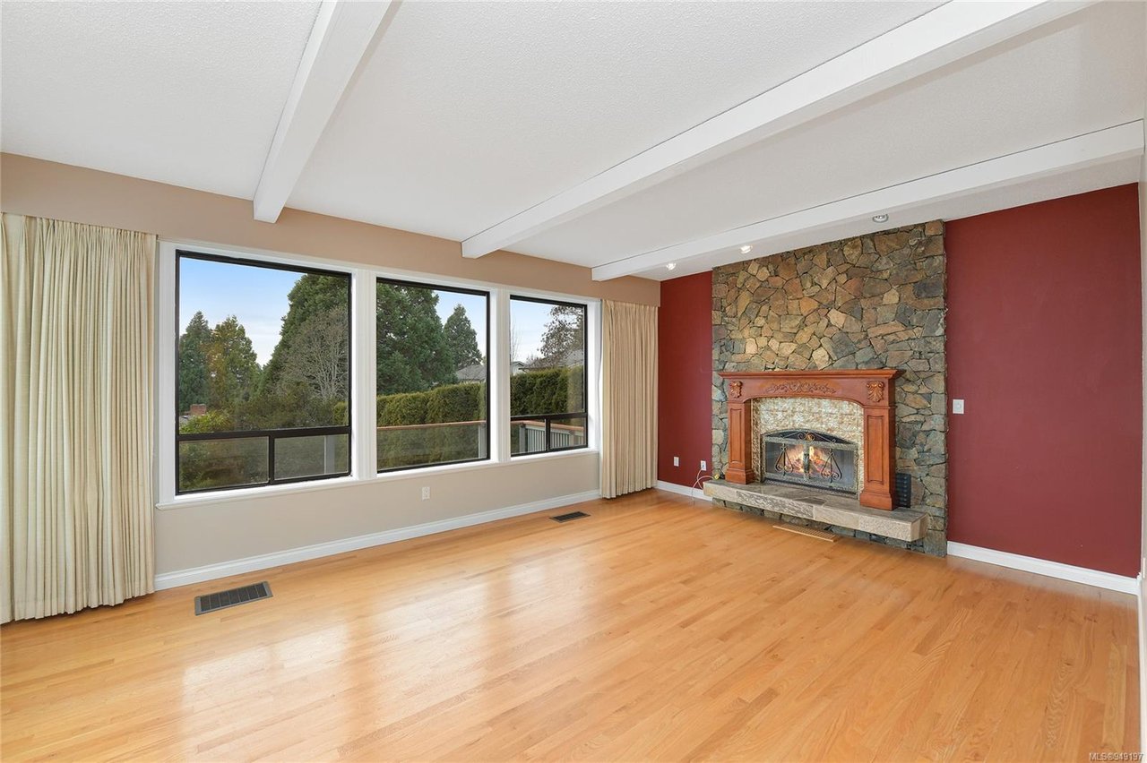 879 Denford Cres