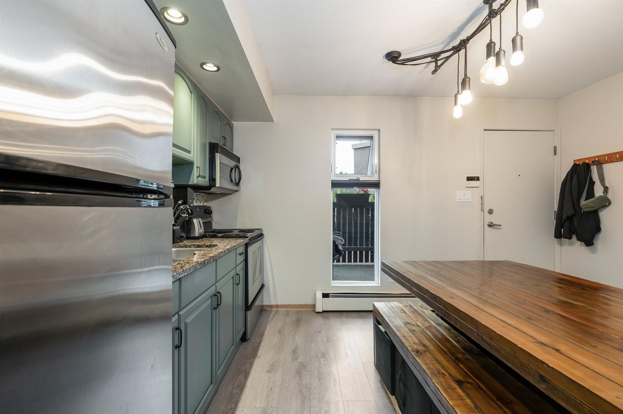 42-870 W 7th Ave