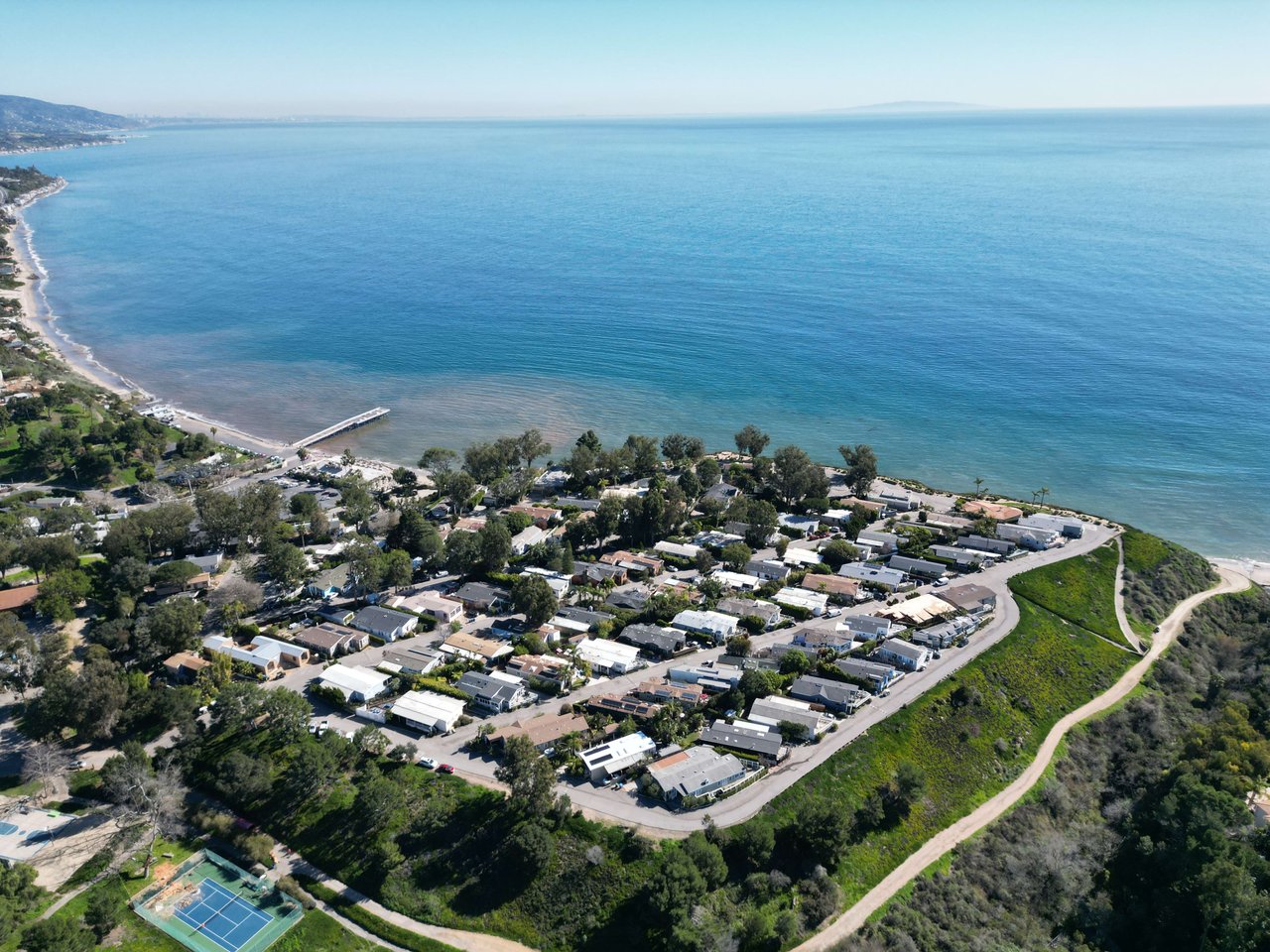 Set above the Santa Monica Bay is the Paradise Cove Mobile Home Park 