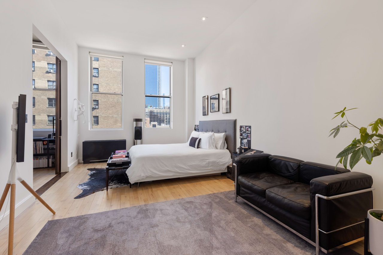 420 West 25th Street Unit: 7A