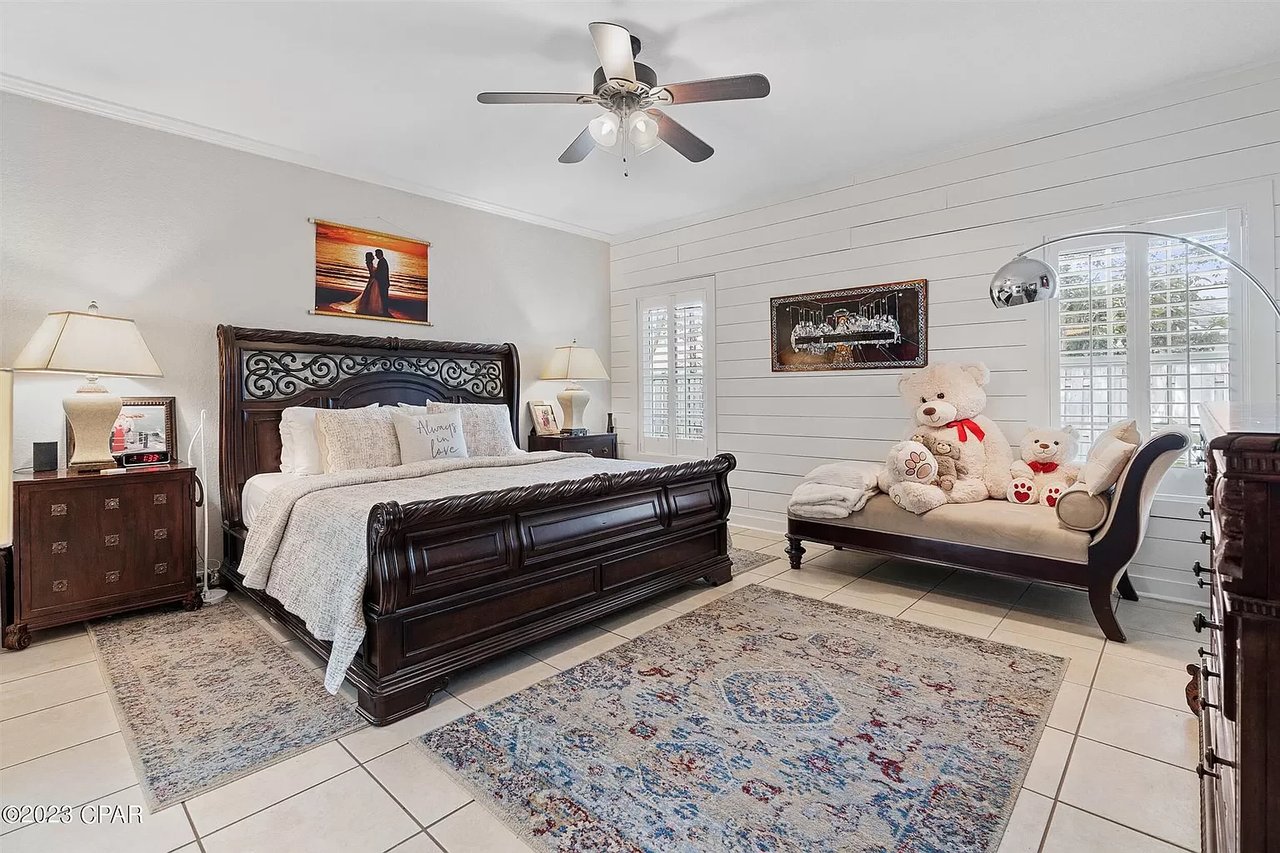 200 MIDDLEBURG Drive