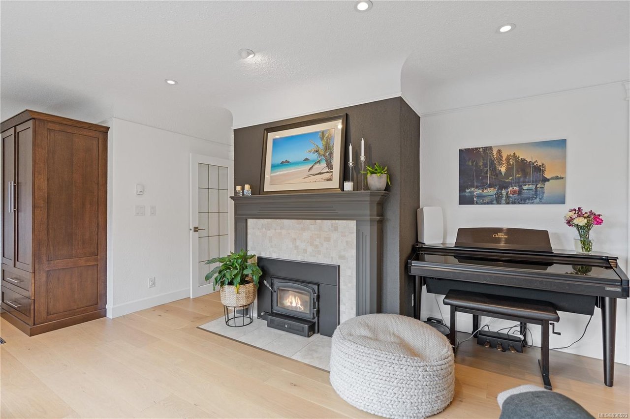 1228 Pearce Cres