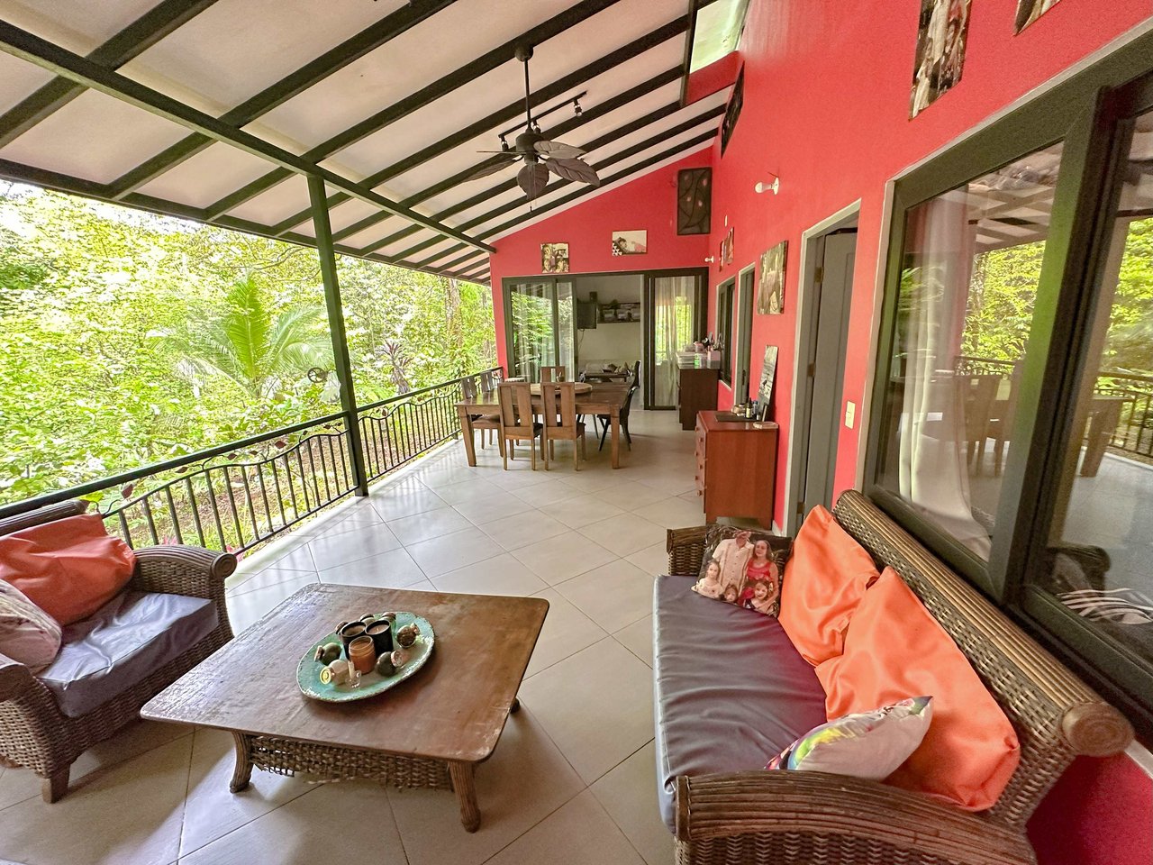 3 Cabins, A restaurant, A 3 Bed House And Multiple Plantels In The Heart Of Ojochal