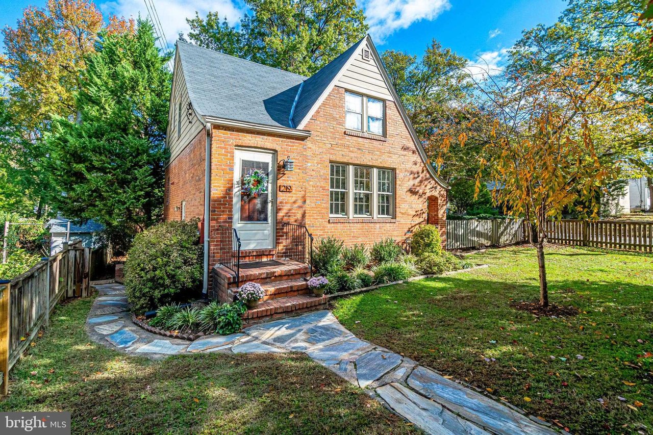 219 W MOUNT IDA AVENUE