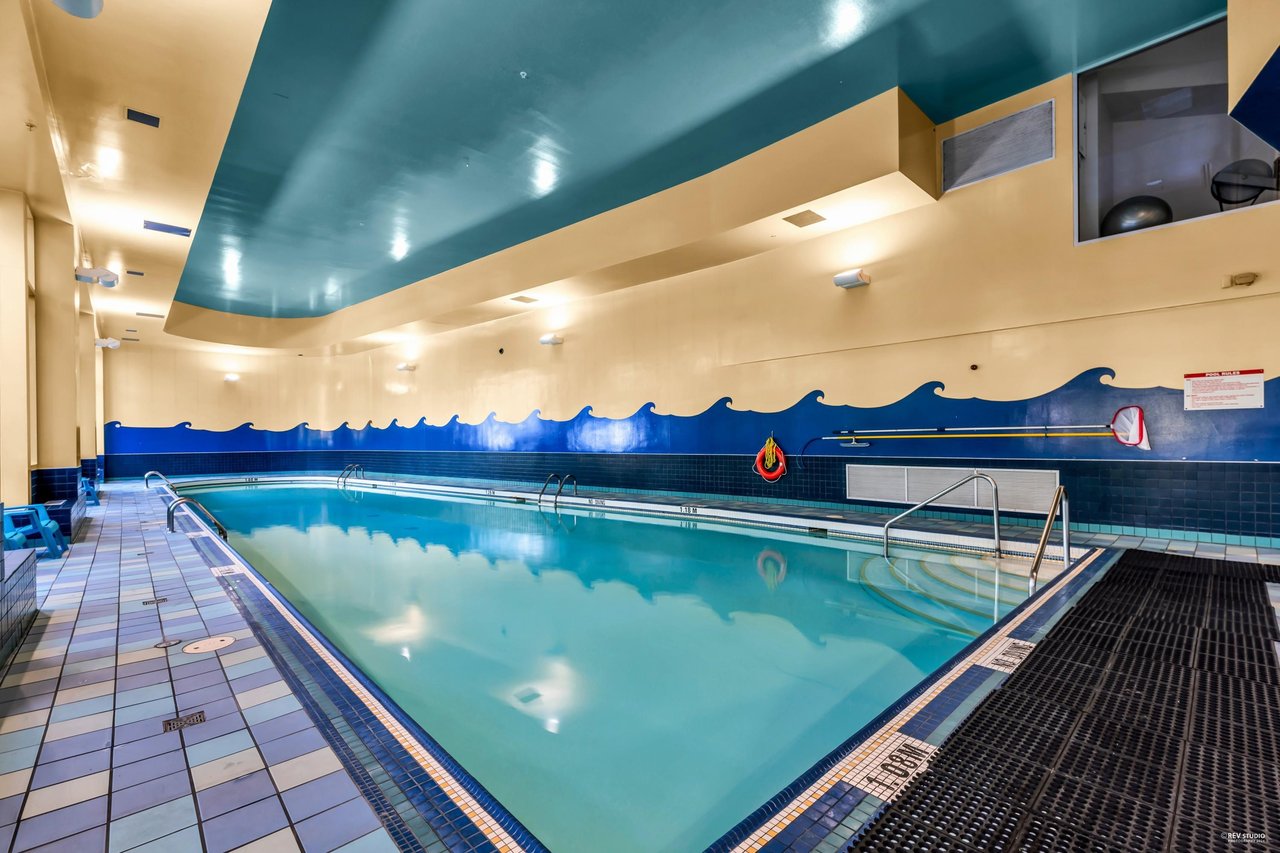 2207-1077 Marinaside Crescent, Vancouver