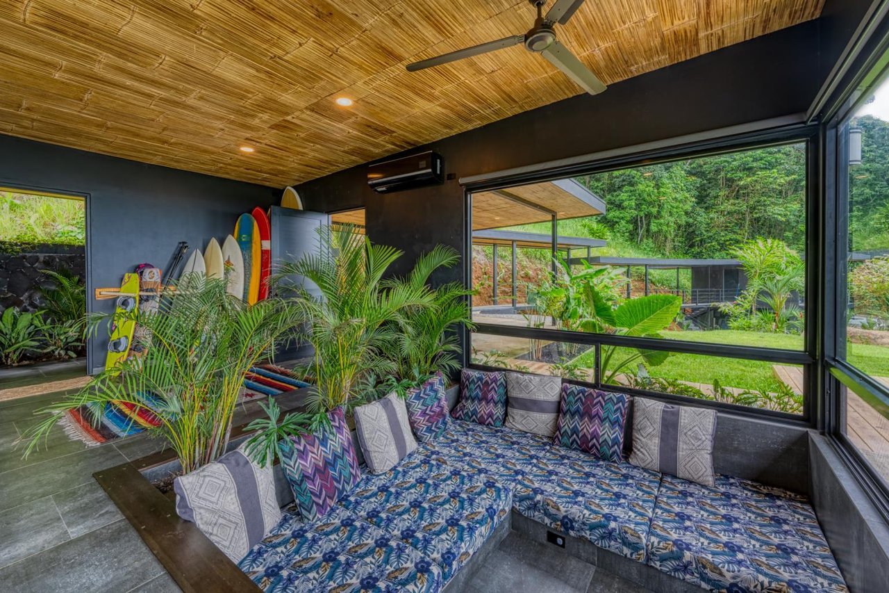 3 Bedroom Ocean View Estate