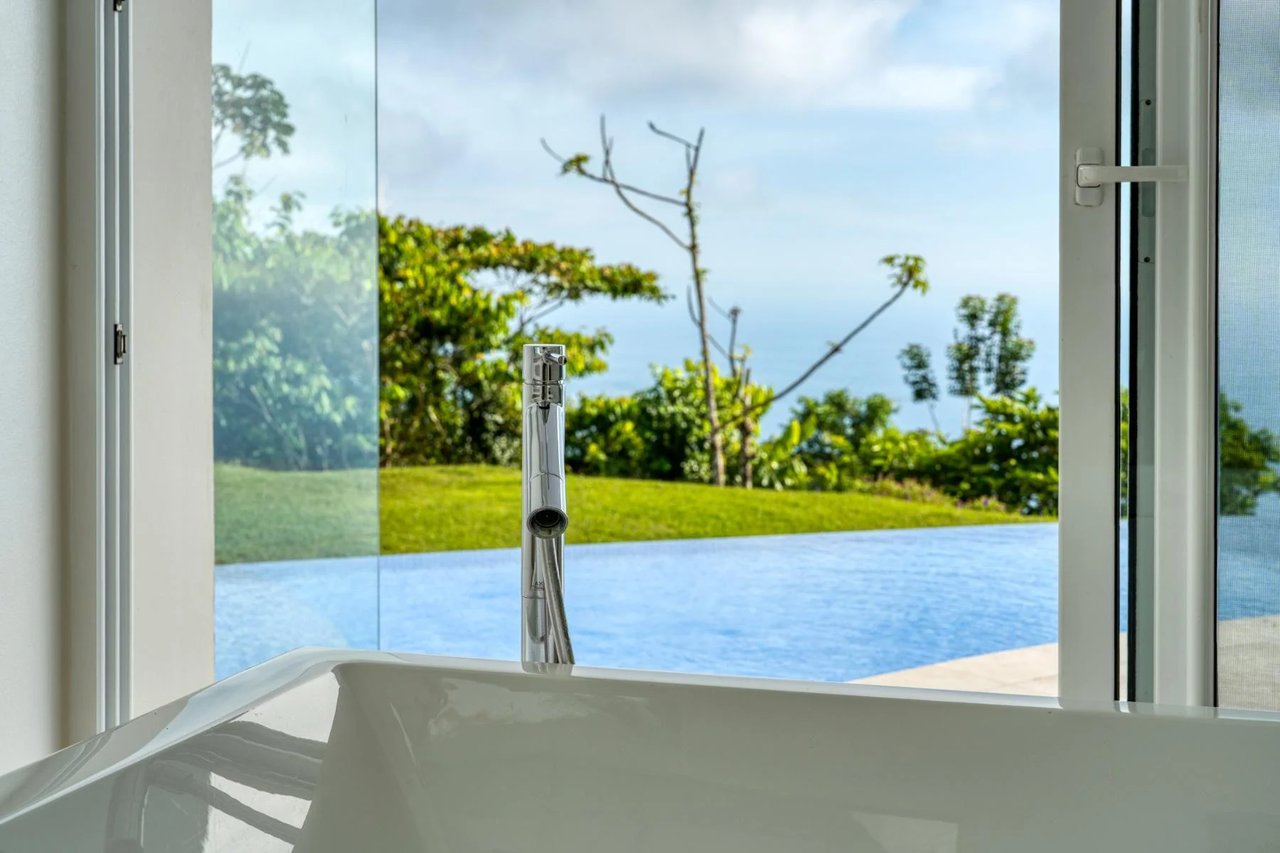 Solar Powered Luxury Home, Dominical, Puntarenas