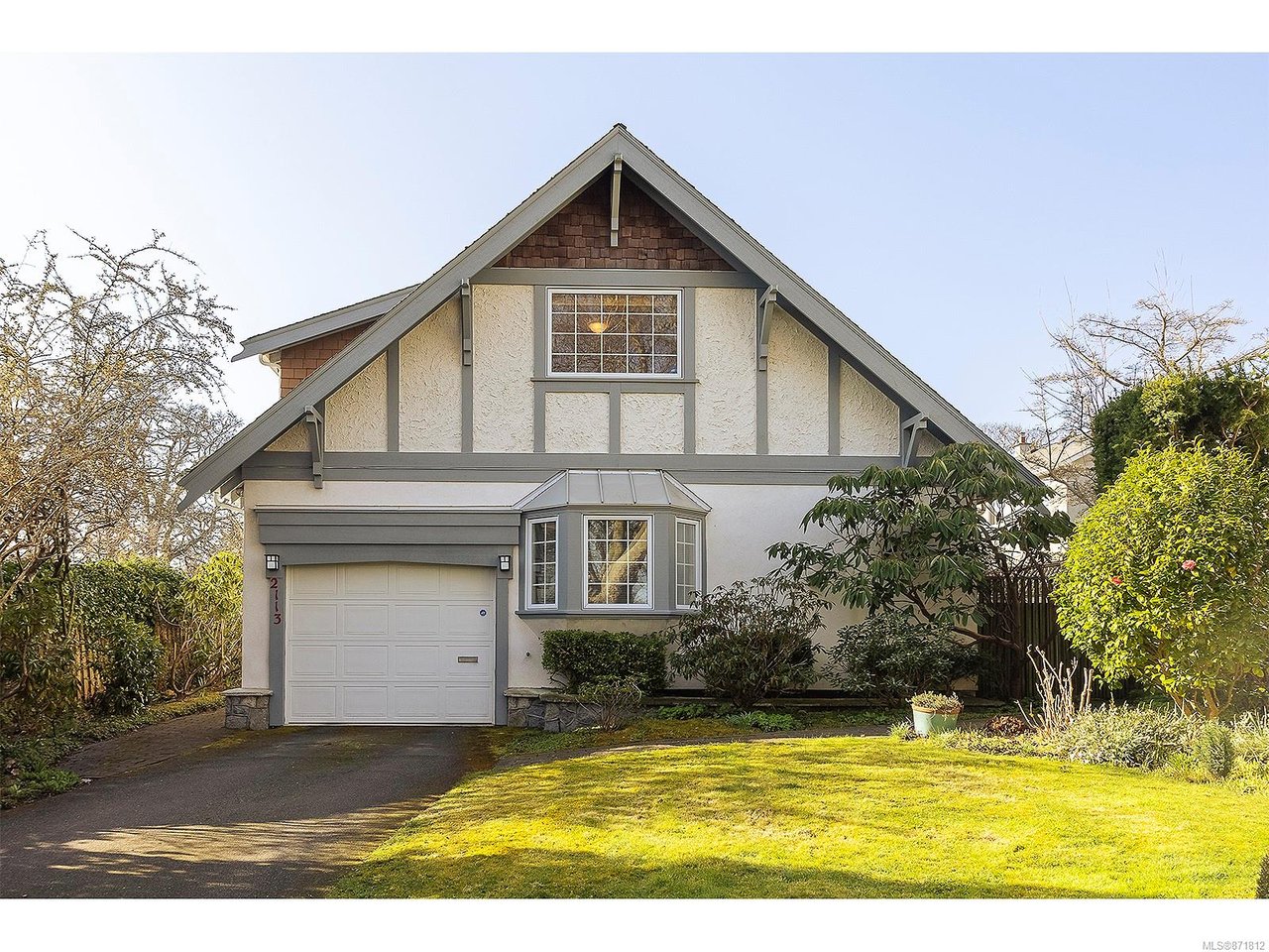 2113 McLaren Ave