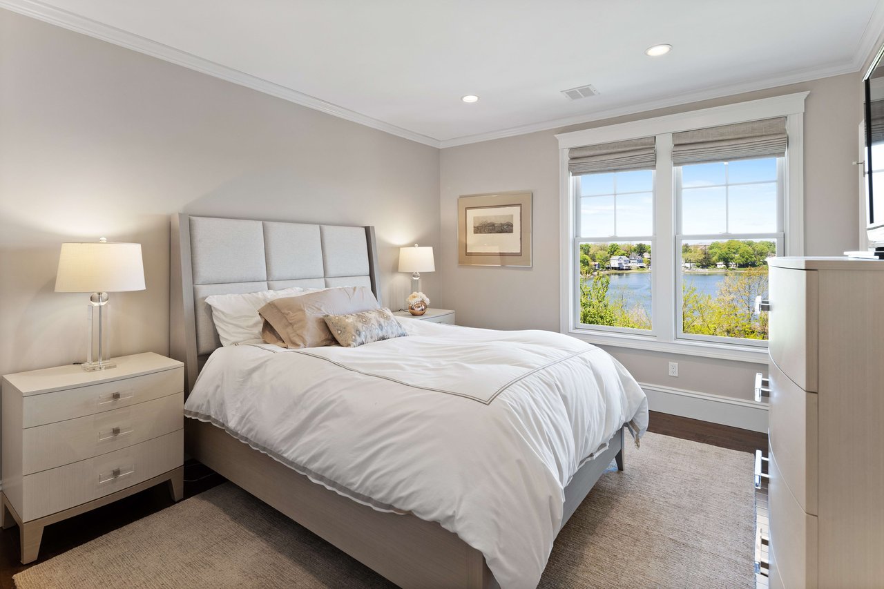 84 Robert Road, Marblehead