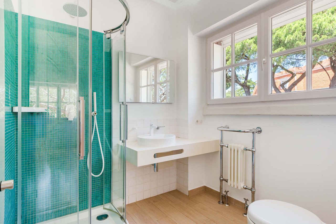 Suite Bathroom - Estoril Villa with Sea Views