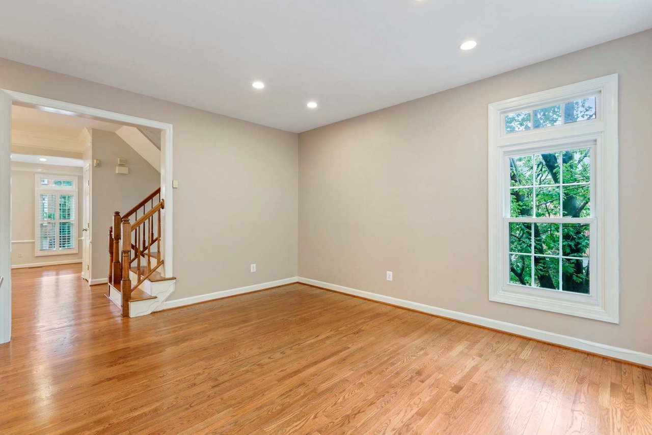 7576 Chrisland Cove