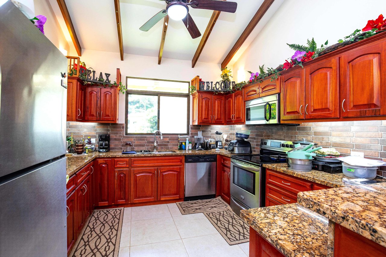 Wheelchair Friendly- 2 Bedroom house in a Quiet Community