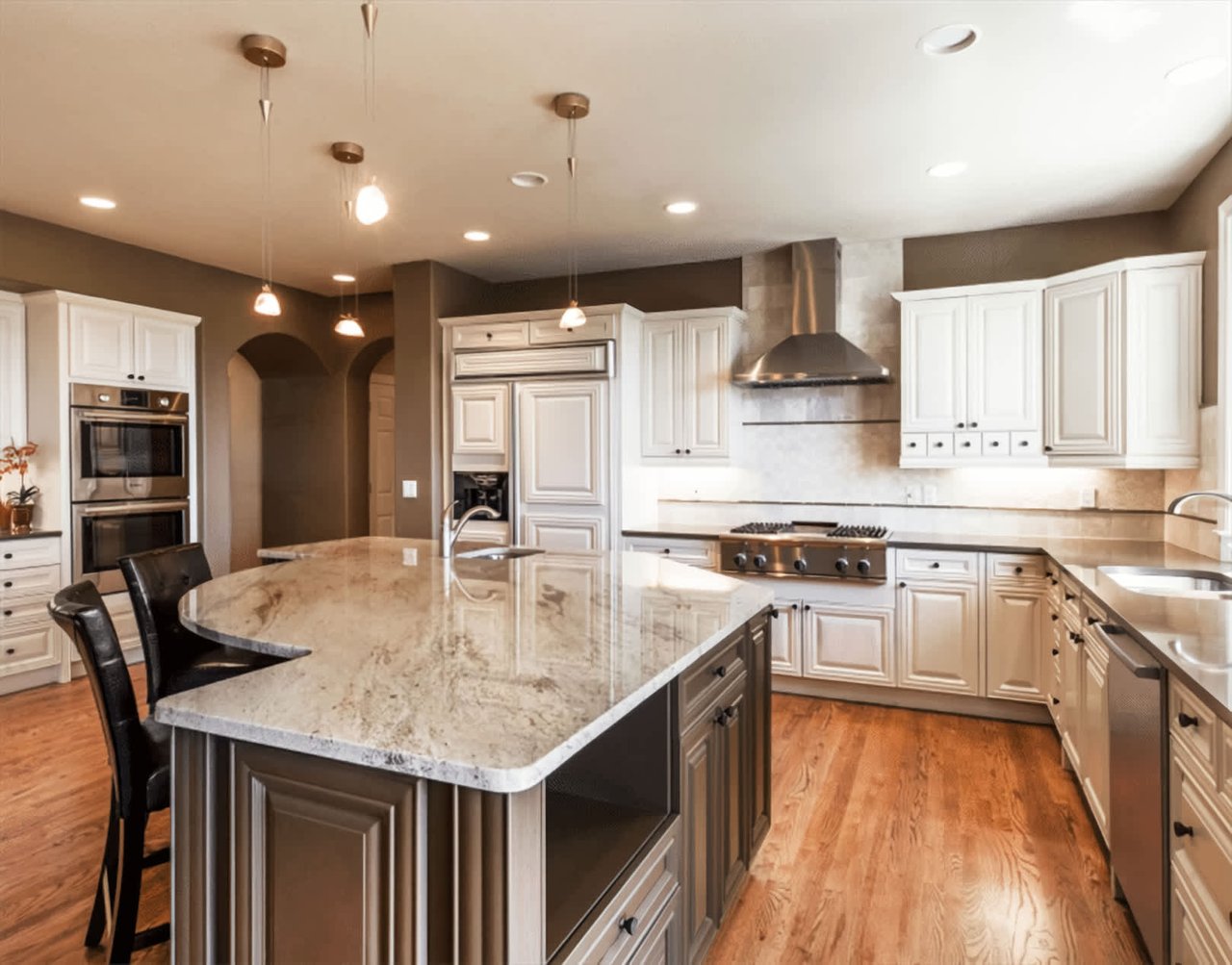 Kitchen Remodels That Gather & Impress